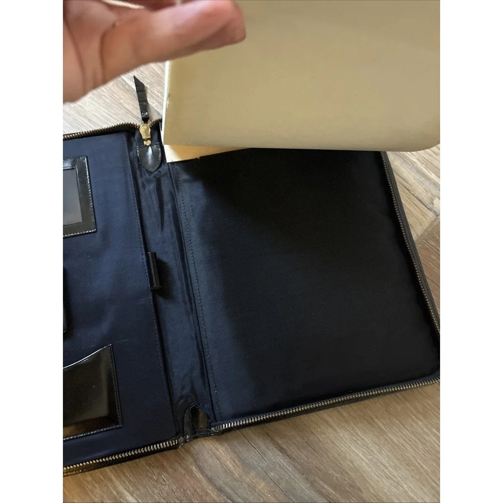 Vintage Black Leather Trim Lg Gold Zipper Portfolio Notepad Planner Portuguese?